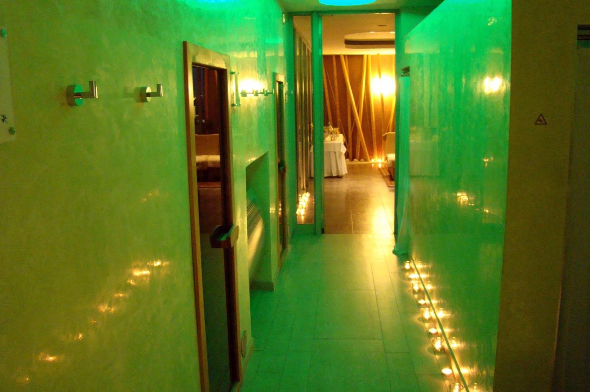 Hotel Ponteo - Activity Park Bratislava Luaran gambar