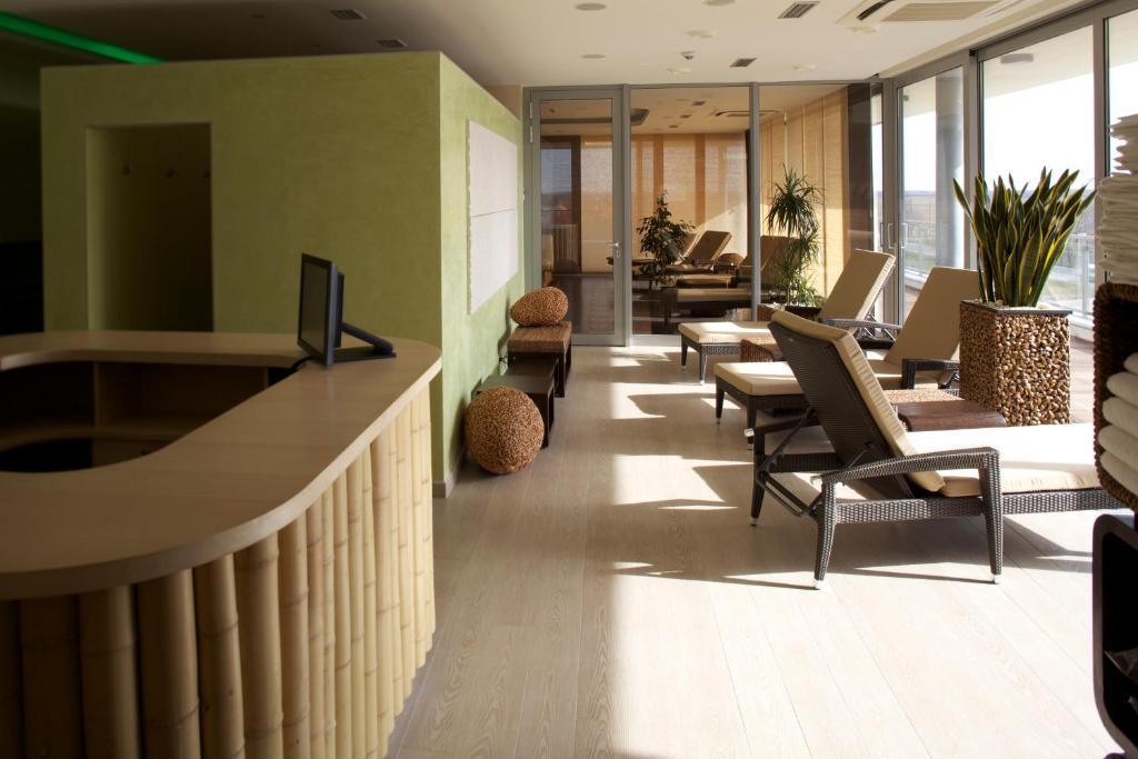 Hotel Ponteo - Activity Park Bratislava Luaran gambar
