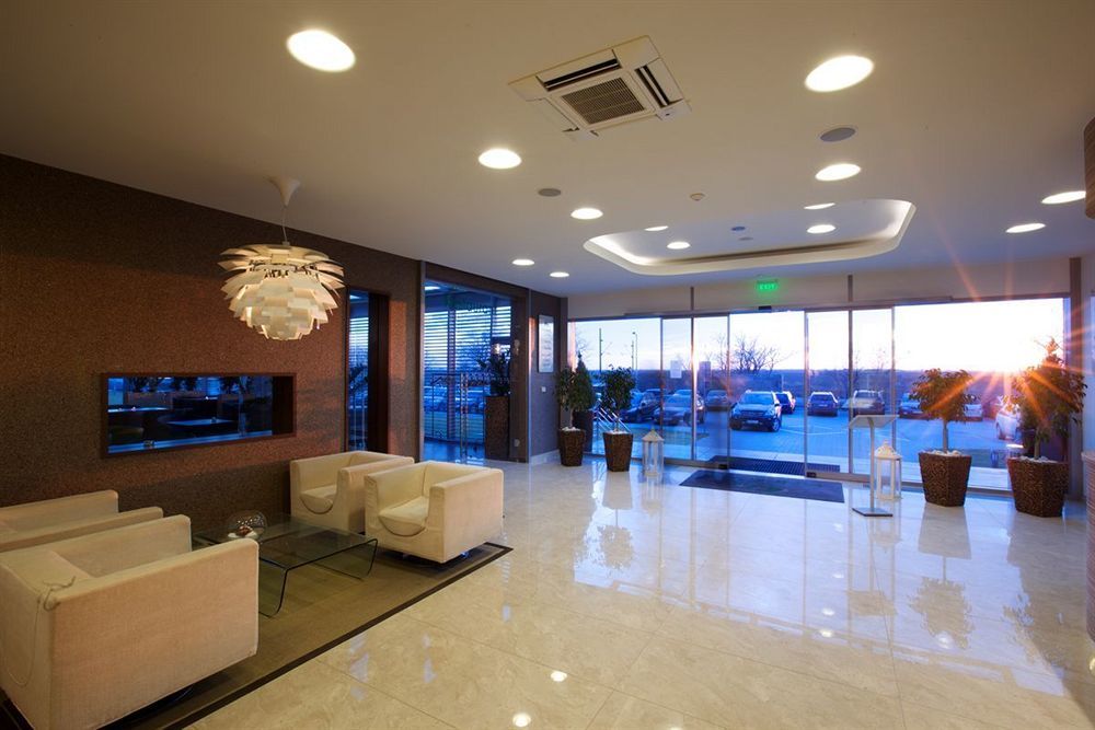 Hotel Ponteo - Activity Park Bratislava Luaran gambar